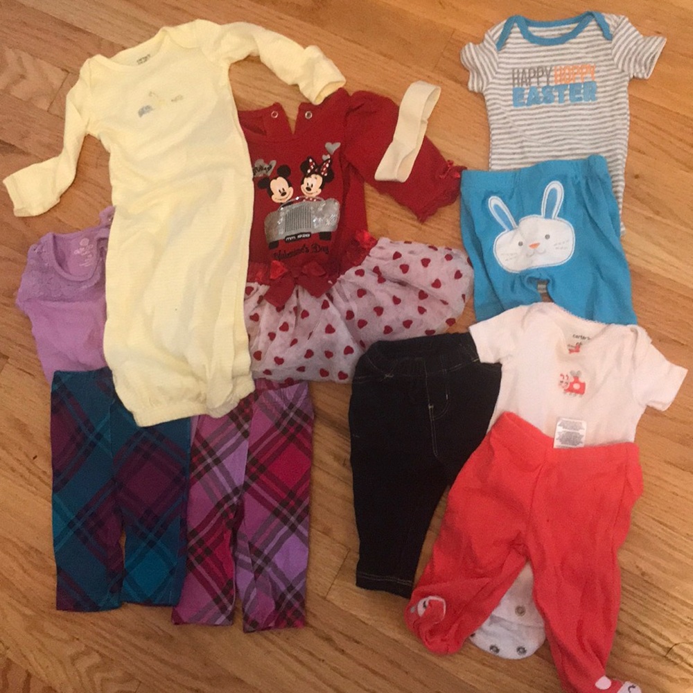 Girls NB and size 0-3 size clothes. Gently worn